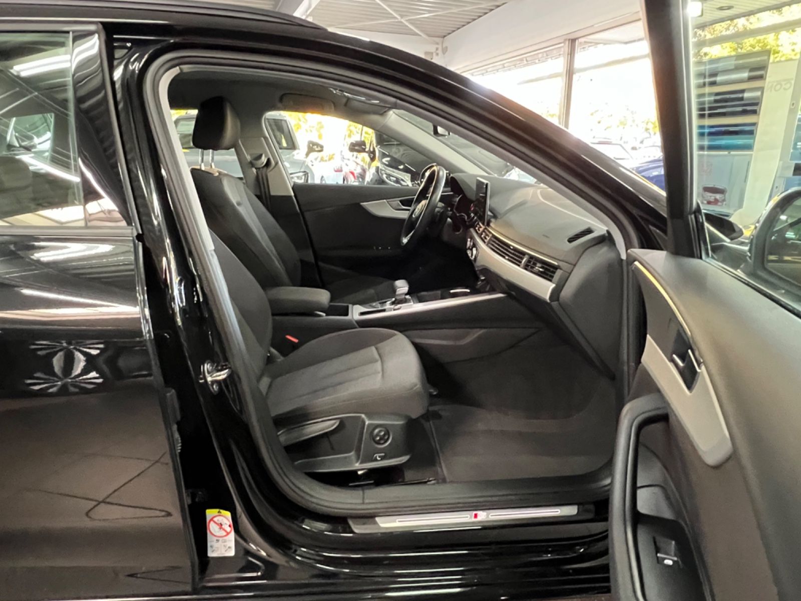 Audi A4 Avant 35 TDI S line - Samsaru's Car Outlet