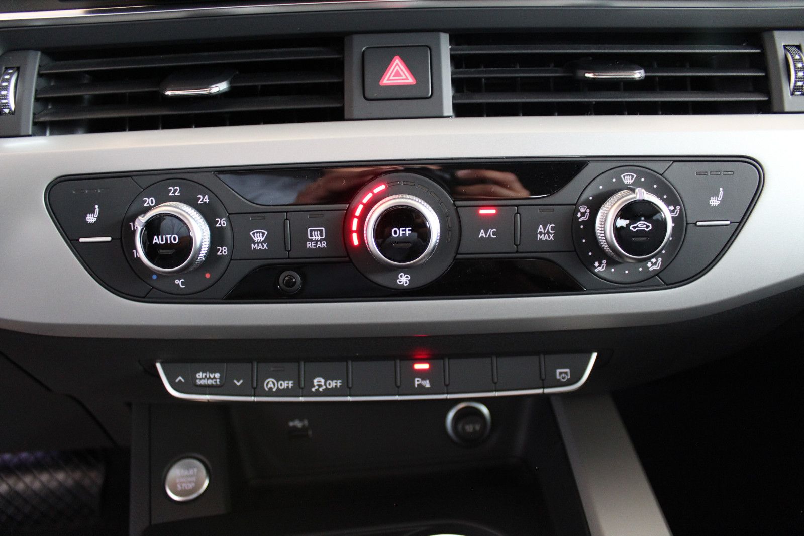 Audi A4 Avant 40 TFSI S tronic advanced - Samsaru's Car Outlet