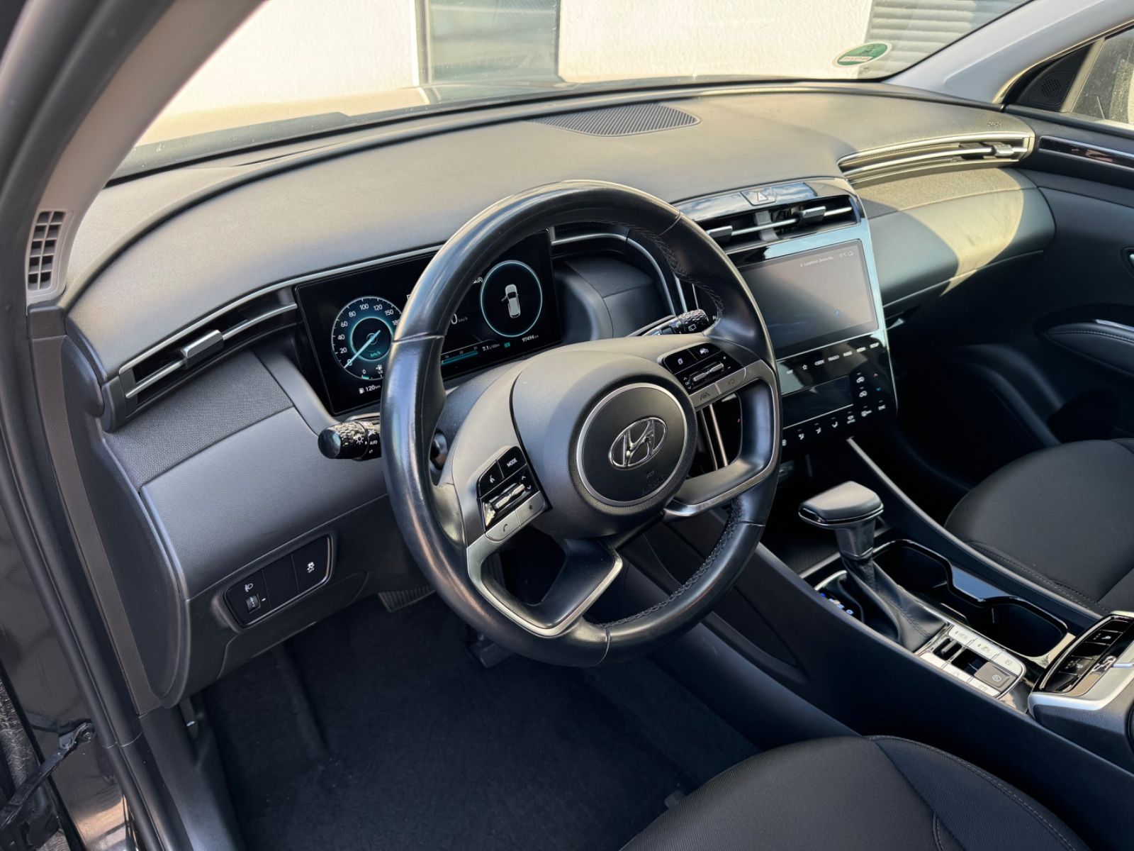 Hyundai Tucson Select Mild-Hybrid 2WD - Samsaru's Car Outlet