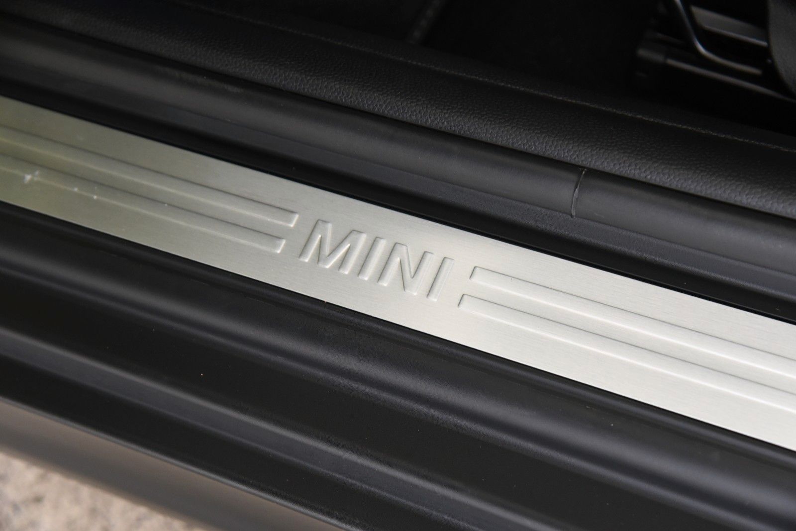 MINI Mini Cooper MINI Yours Trim - Samsaru's Car Outlet
