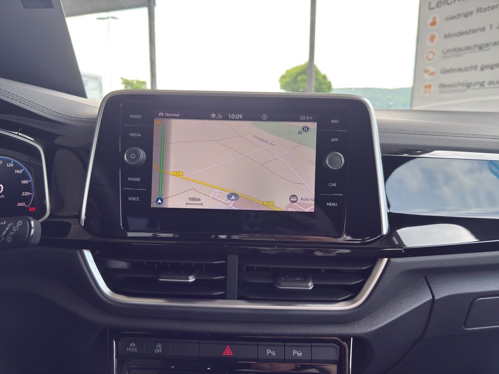 Volkswagen T-Roc R-Line 1.5 l TSI - Samsaru's Car Outlet