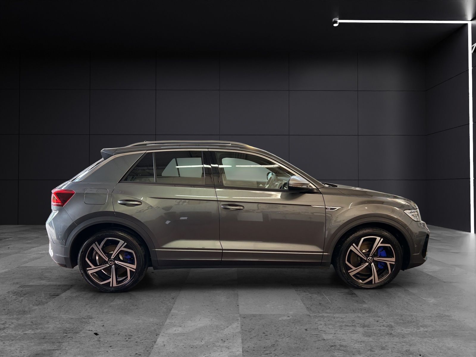 Volkswagen T-Roc R 4M DSG - Samsaru's Car Outlet