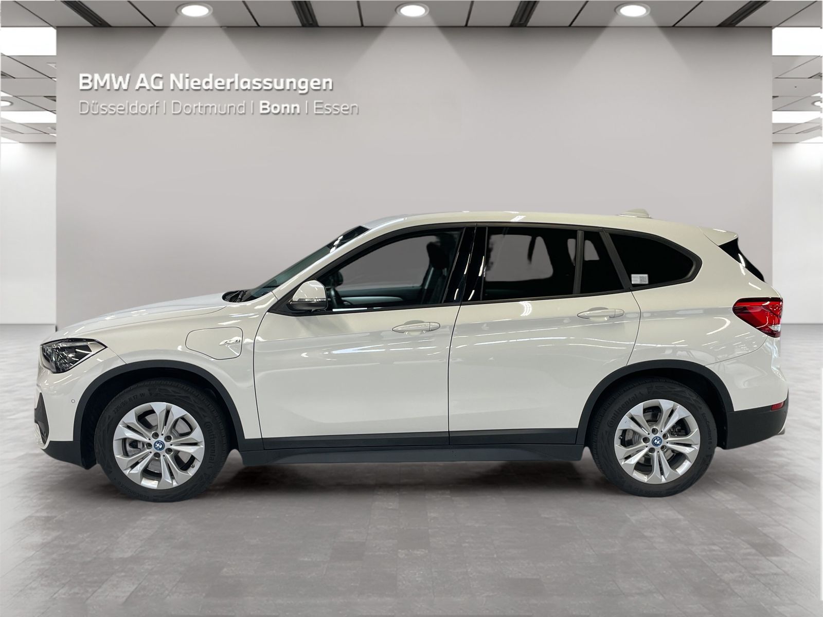 BMW X1 xDrive25e - Samsaru's Car Outlet