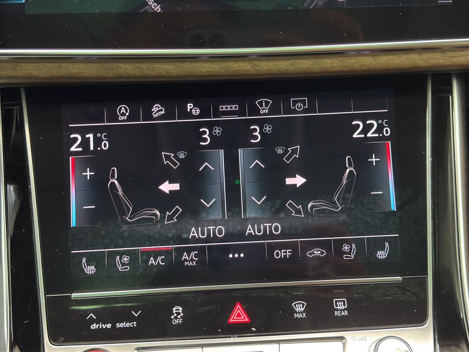 Audi RSQ8 TFSI Q EXCLUSIVE UPE192 LM23 KERAMIK PANO M