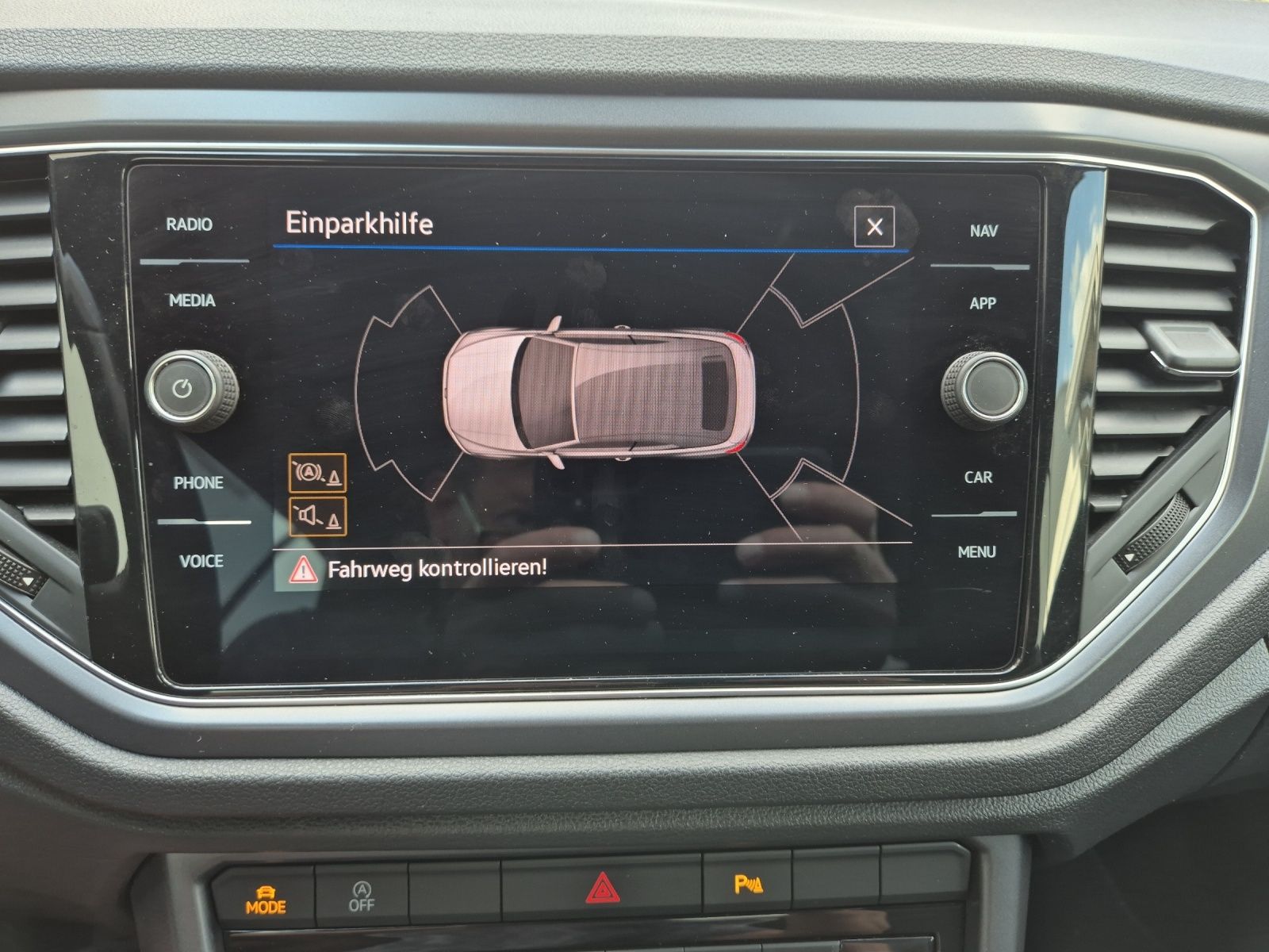 Volkswagen T-Roc TSI R-Line - Samsaru's Car Outlet
