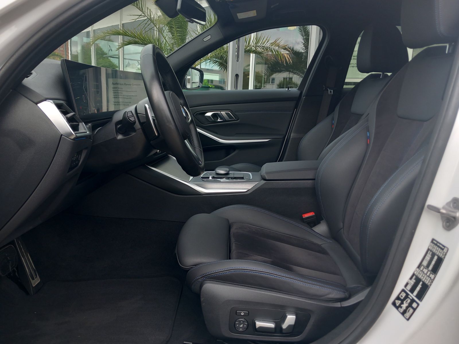 BMW 320d Touring xDrive M Sport - Samsaru's Car Outlet