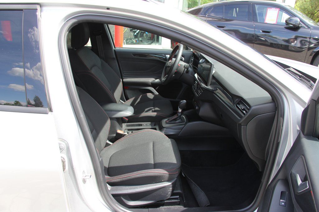 Ford Focus Turnier 155PS ST-LINE LED AdapTempomat CAM