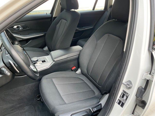 BMW 320i Touring Harman/Kardon,Kamera,Head-Up,ACC