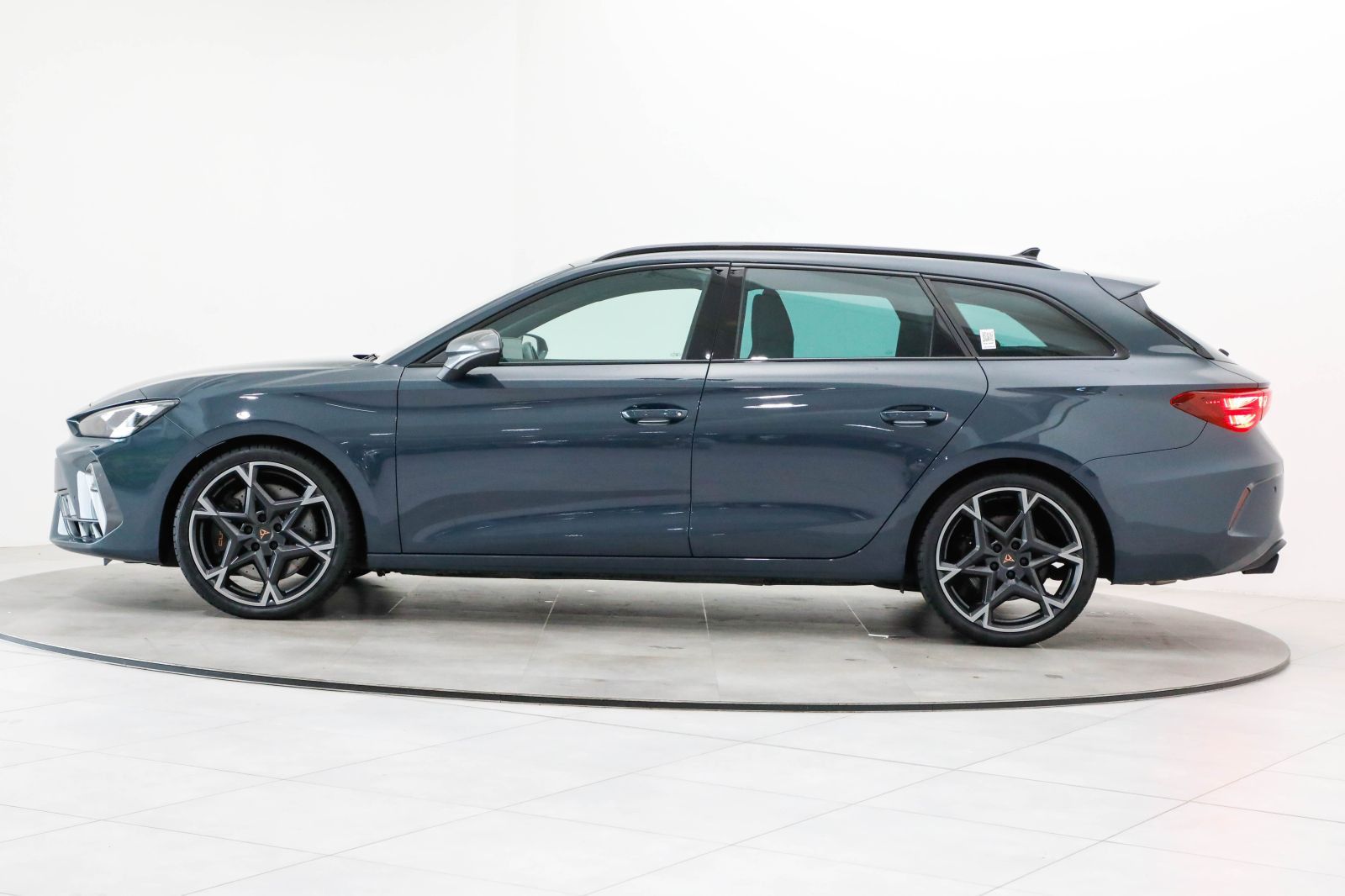 Seat Leon ST 2.0 TSI 4D DSG VZ AHK Kam. SHZ ACC