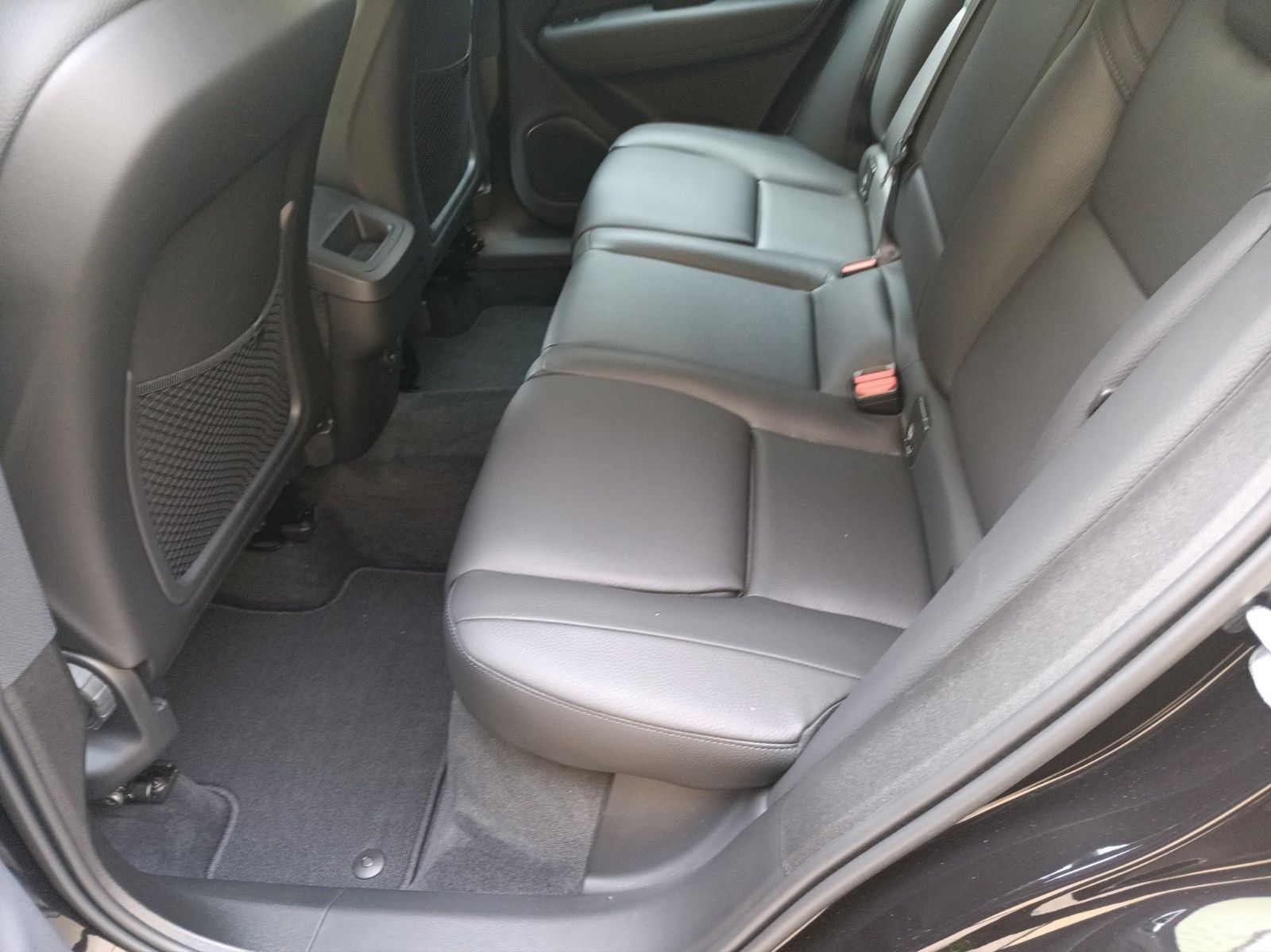Volvo XC60 B4 2WD Core - Samsaru's Car Outlet