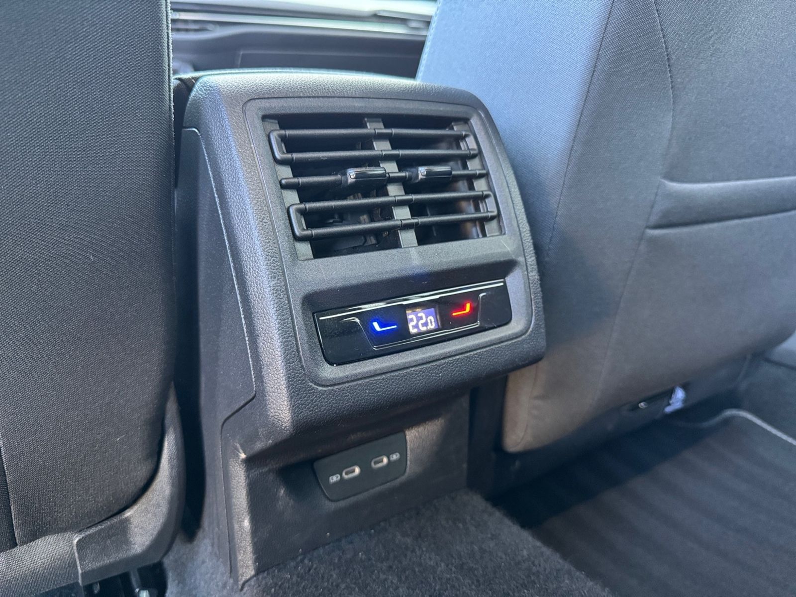 Volkswagen Golf VIII Variant 2.0 TDI - Samsaru's Car Outlet