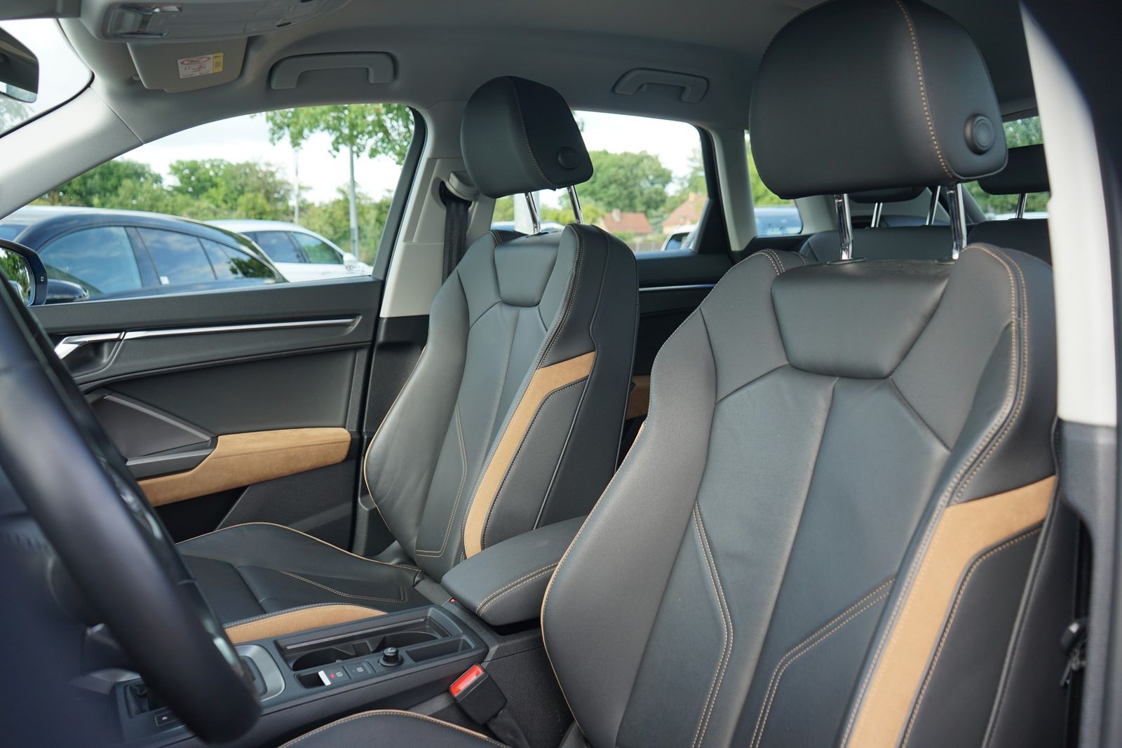 Audi Q3 35 2.0 TDI quattro S line - Samsaru's Car Outlet