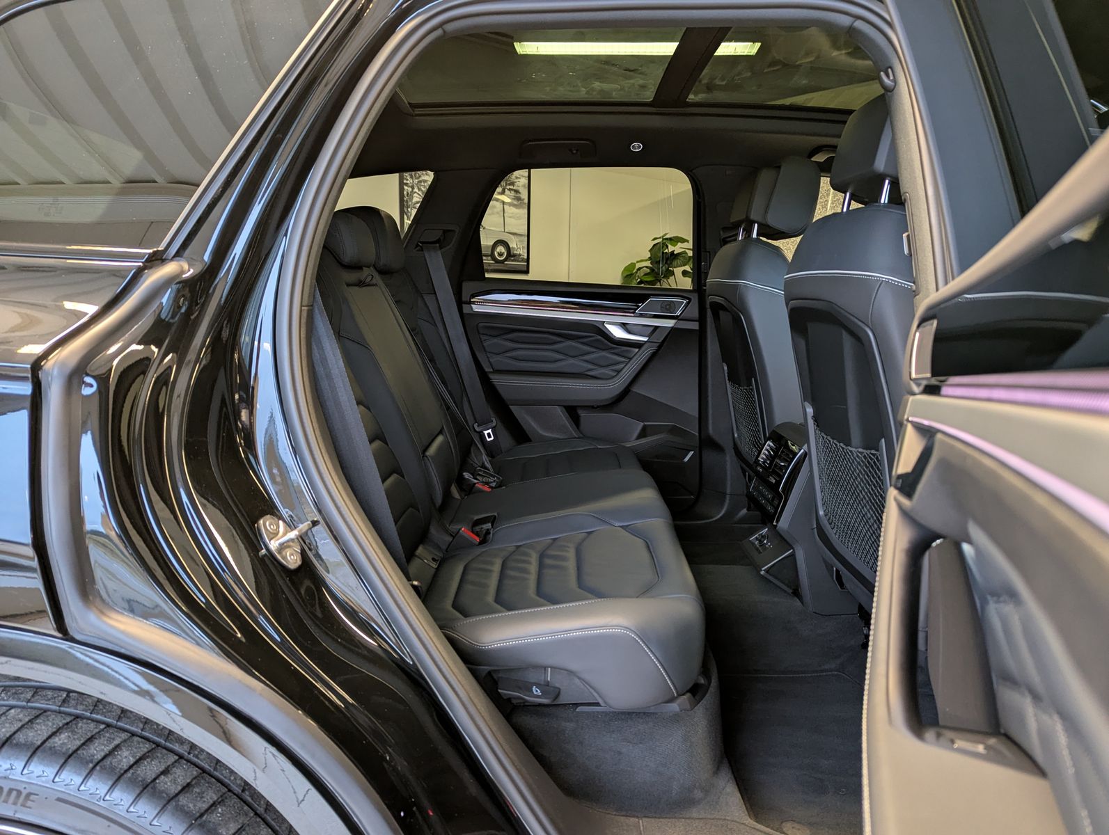 Volkswagen Touareg 3.0TDI 4M R-Line VOLL Black 22" UPE 114T