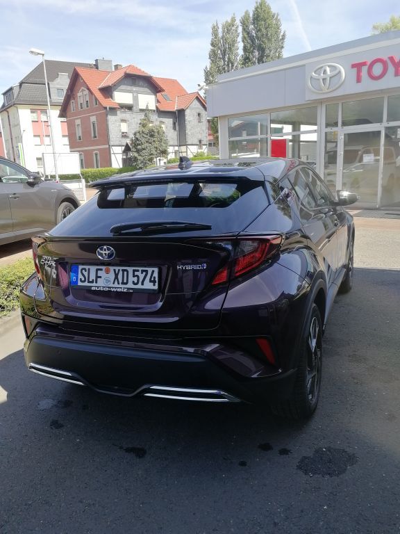 Toyota C-HR 2.0 Hybrid - Samsaru's Car Outlet