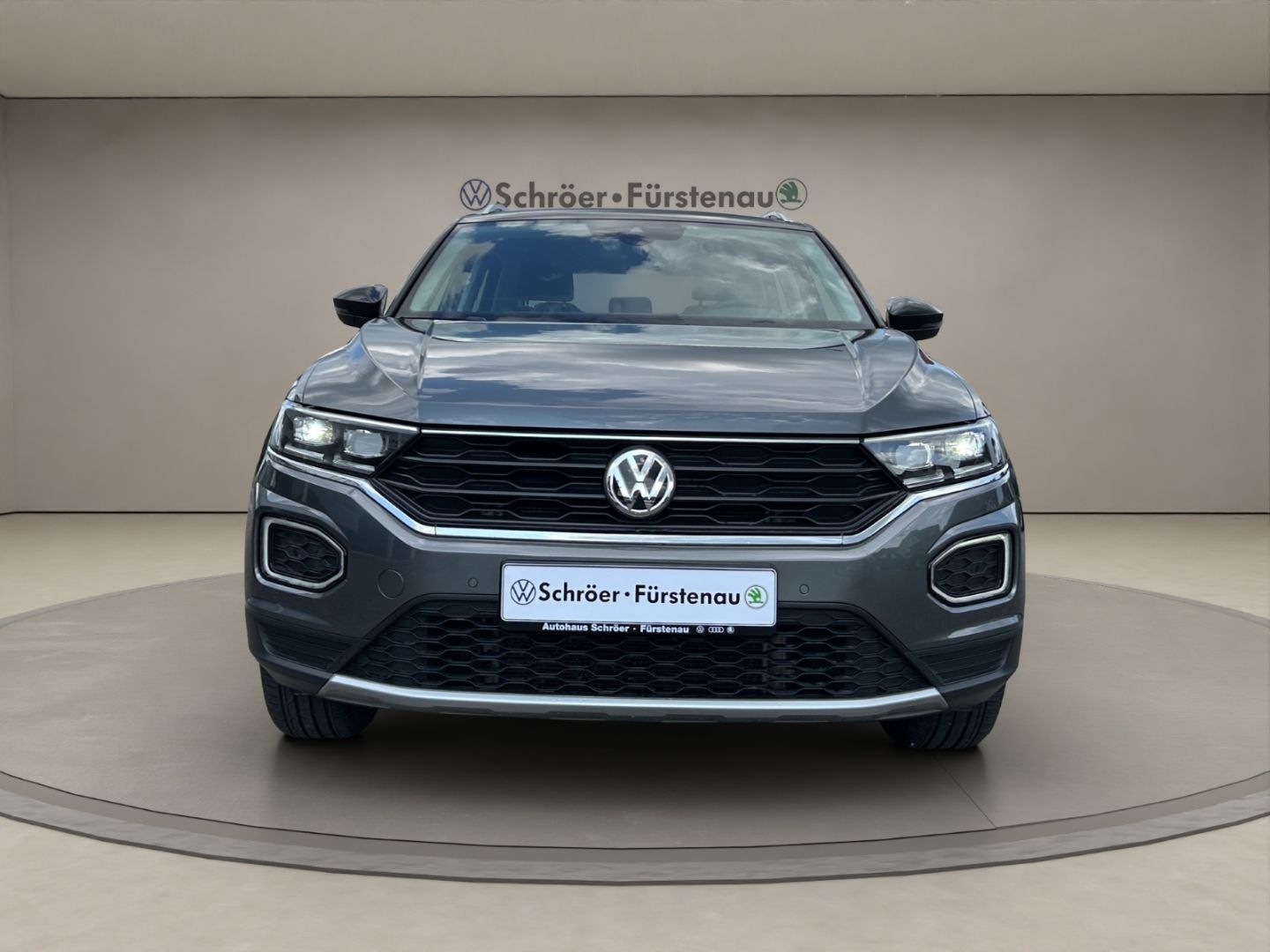 Volkswagen T-Roc Style 1.5 TSI DSG - Samsaru's Car Outlet