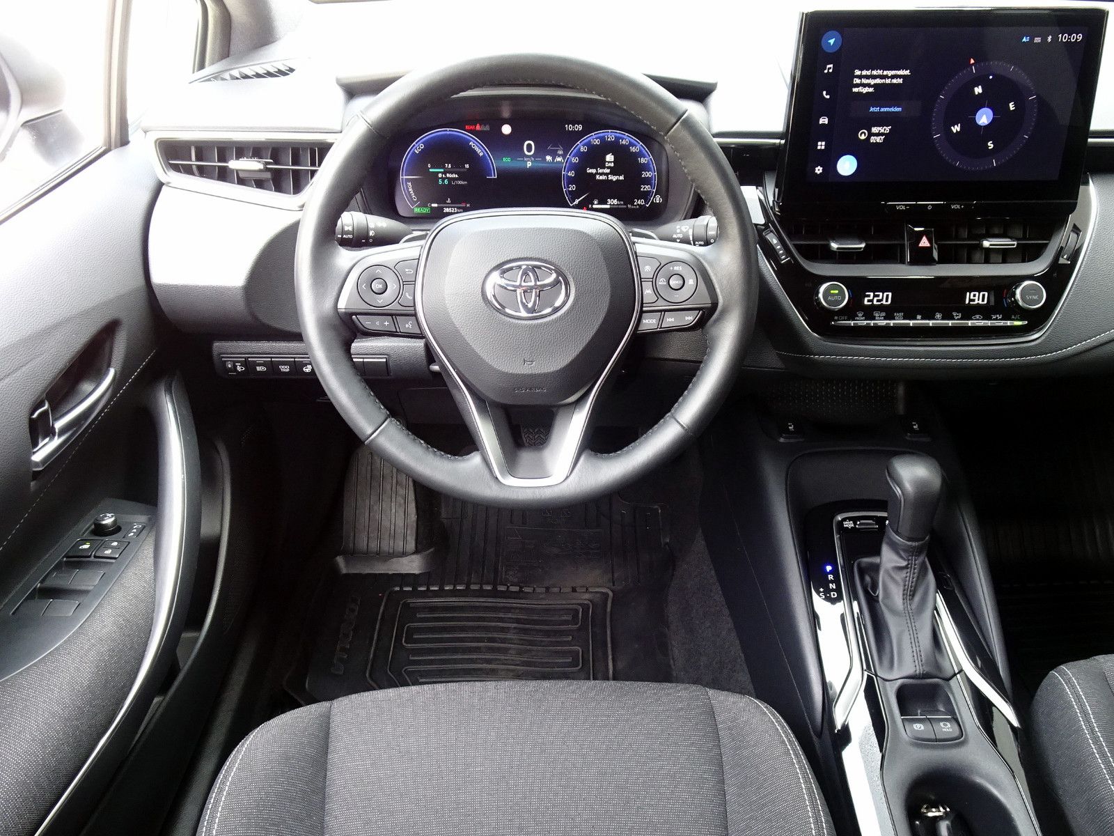 Toyota Corolla Touring Sports 2.0 Hybrid Business - Samsaru's Car Outlet