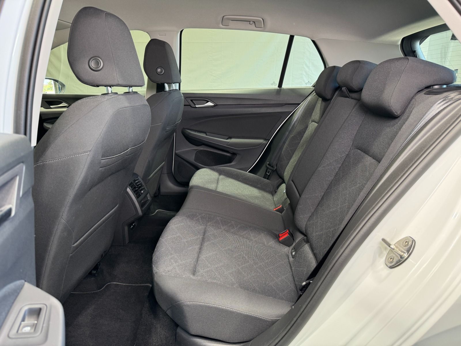 Volkswagen Golf Life 1.0 TSI - Samsaru's Car Outlet