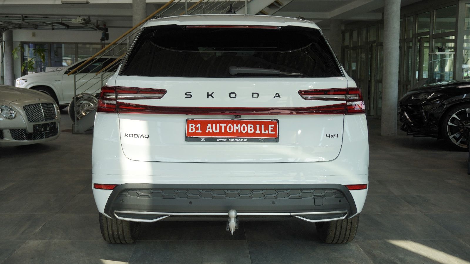 Skoda Kodiaq 2.0 TDI 4x4 Sportline*AHK*HEAD-UP*PANO*7S