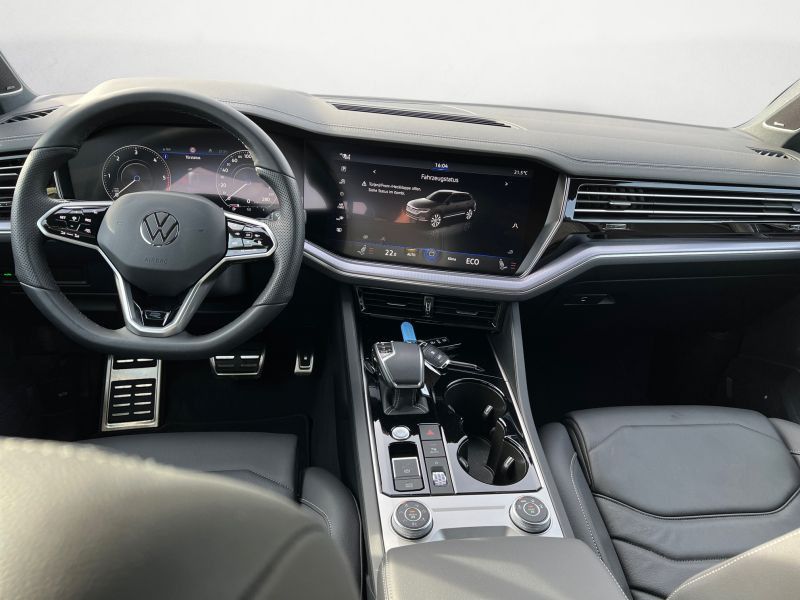 Volkswagen Touareg 3.0 TDI R-LINE - Samsaru's Car Outlet