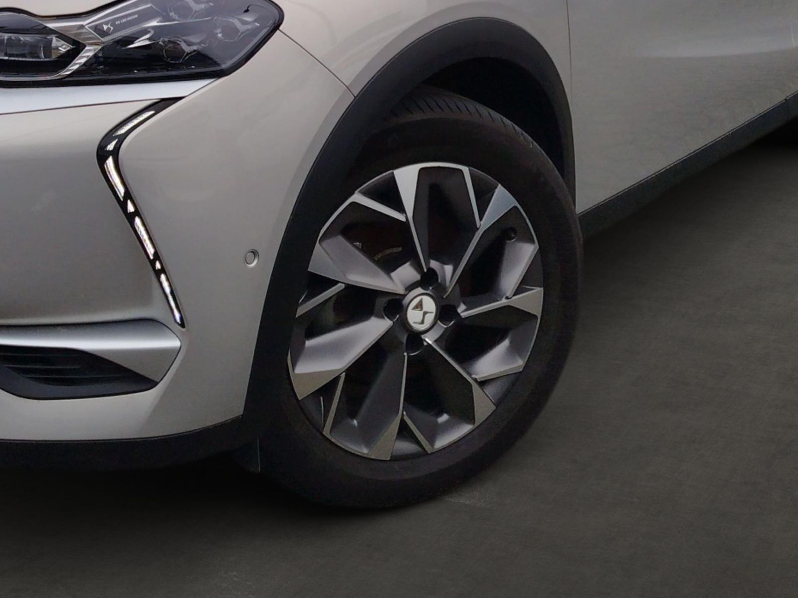 DS Automobiles DS3 CROSSBACK SOCHIC E-TENSE,LEASING MÖGLICH,LED