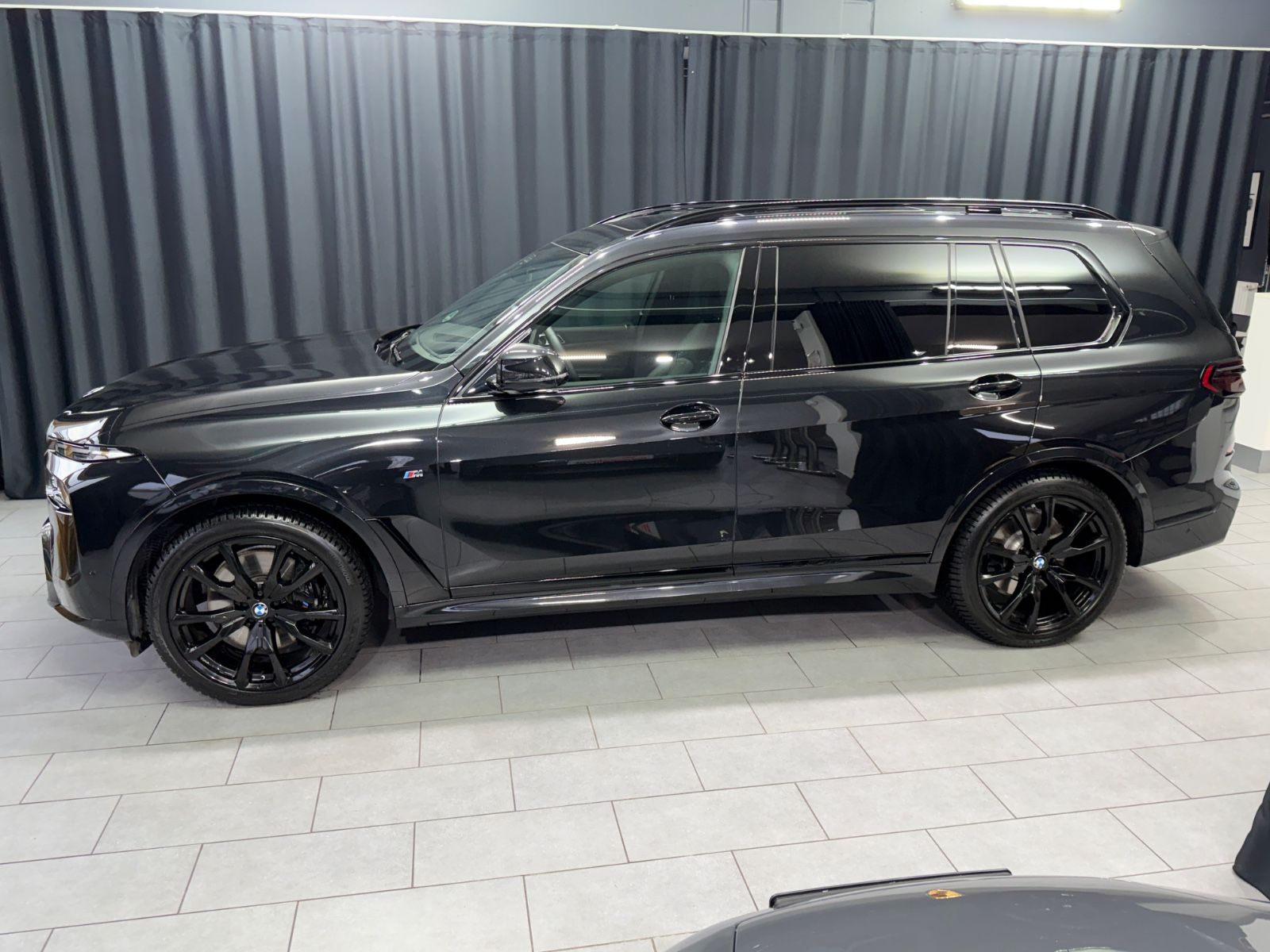 BMW X7 xDrive 40d M SPORT PRO|LUFT|PANO|7-SITZER|AHK