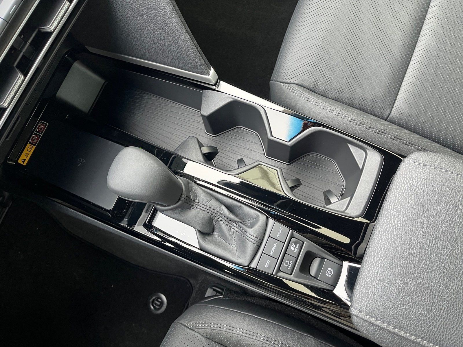 Toyota Camry 2.5 Hybrid Executive JBL*Headup*360°Kamera