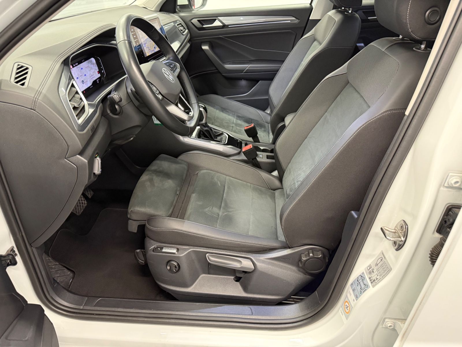 Volkswagen T-Roc 2.0 TDI DSG VirtuCock - Samsaru's Car Outlet