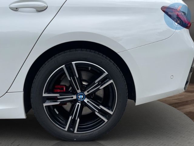 BMW 330 e xDrive M-Sport Pro LCI ACC AHK HUD HiFi