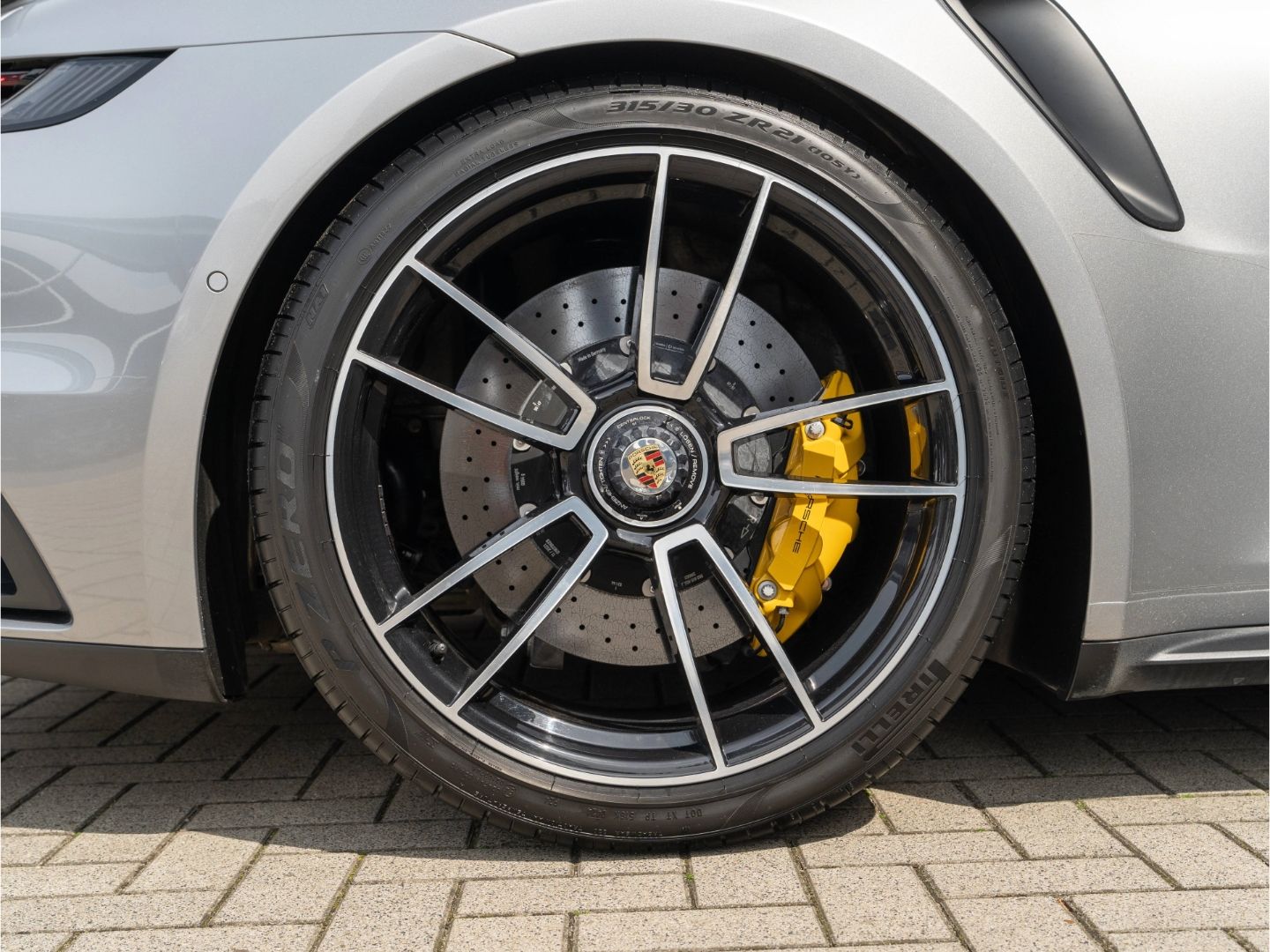 Porsche 911 Turbo S Cabriolet PASM -10mm  InnoDrive uvm.