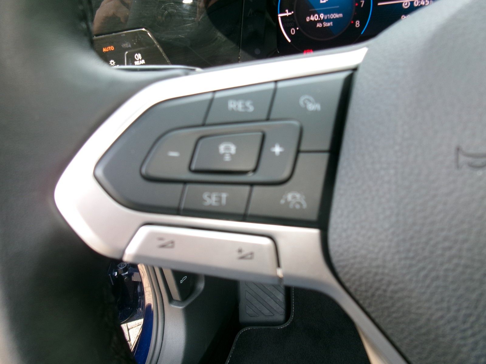 Volkswagen Golf VIII 1.0 TSI Life - Samsaru's Car Outlet