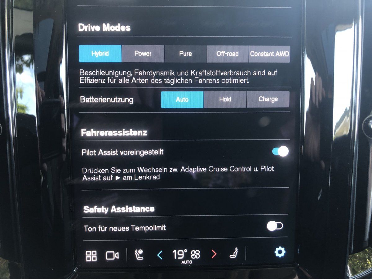 Volvo XC60 Plus Dark T8 AWD Anhängerzug