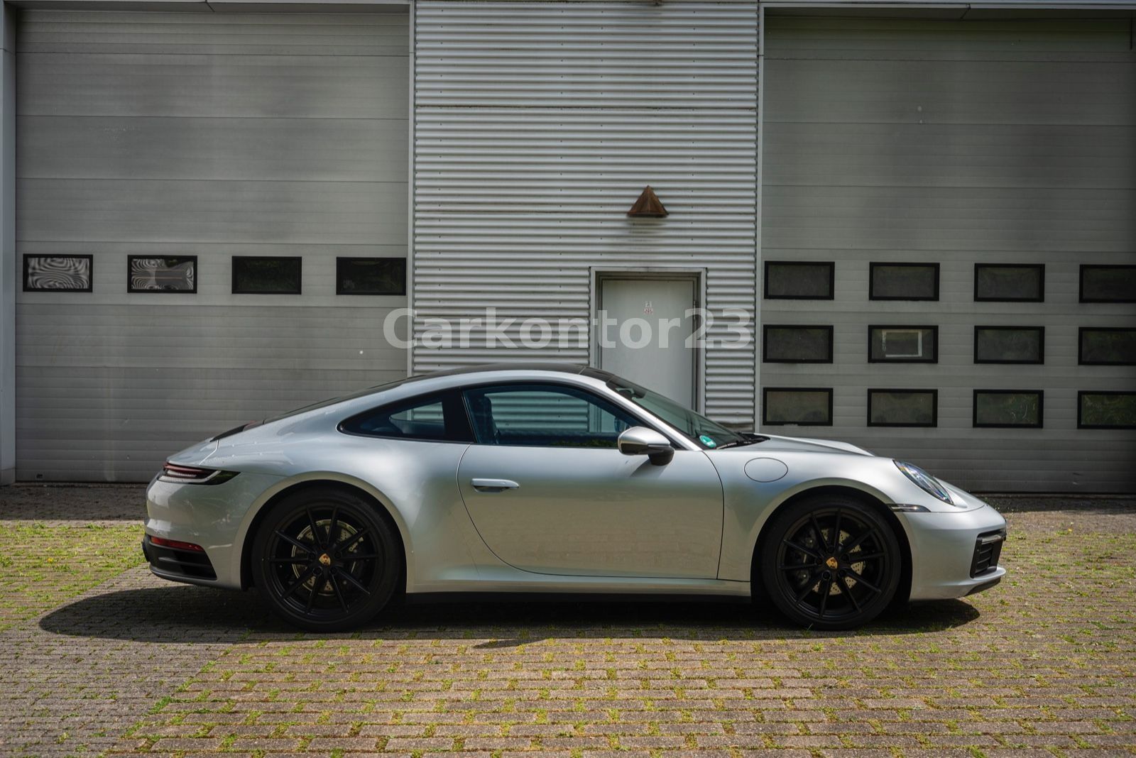 Porsche 992 Carrera - Samsaru's Car Outlet