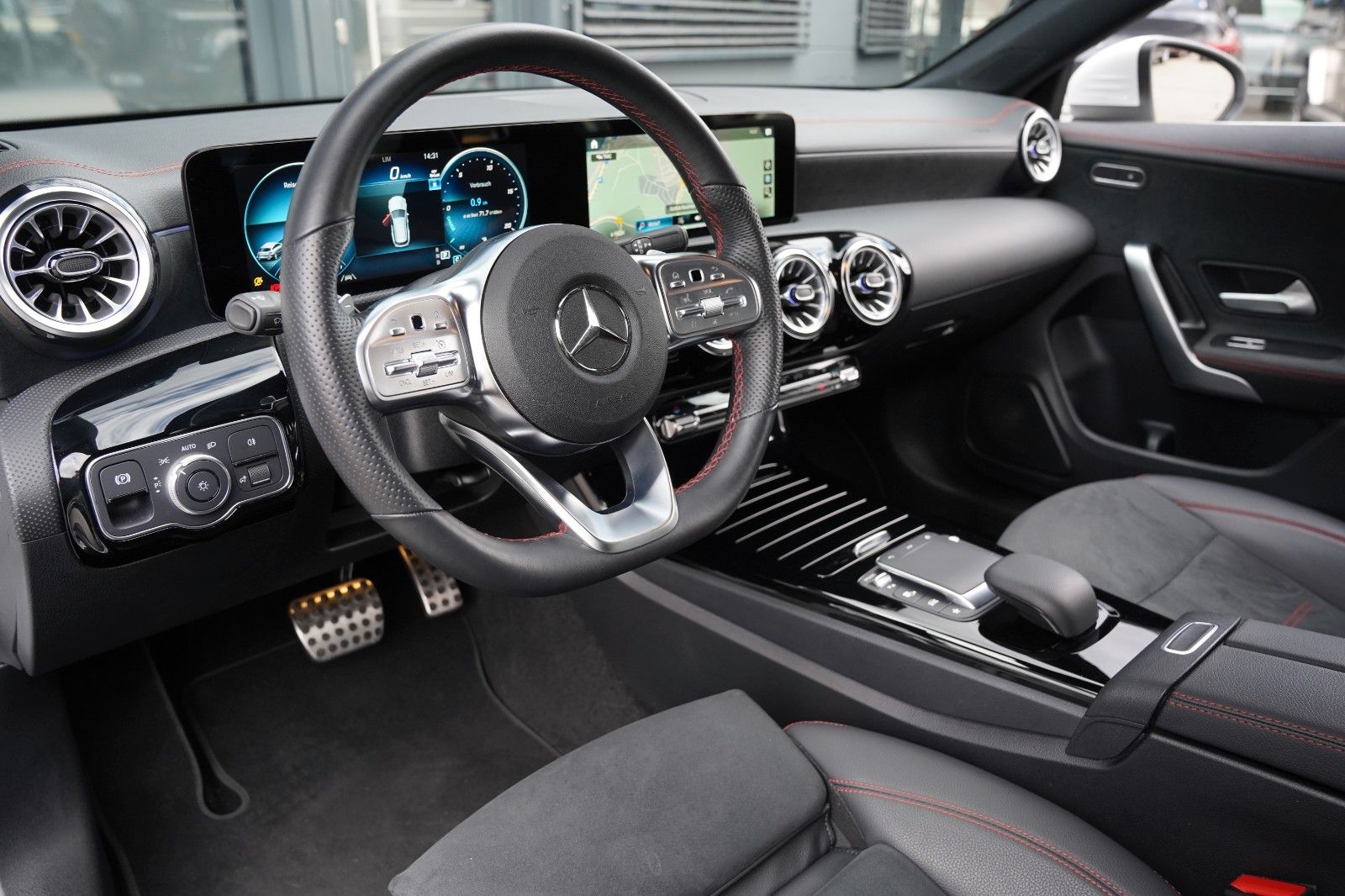 Mercedes-Benz CLA 200d 4Matic SB AMG - Samsaru's Car Outlet