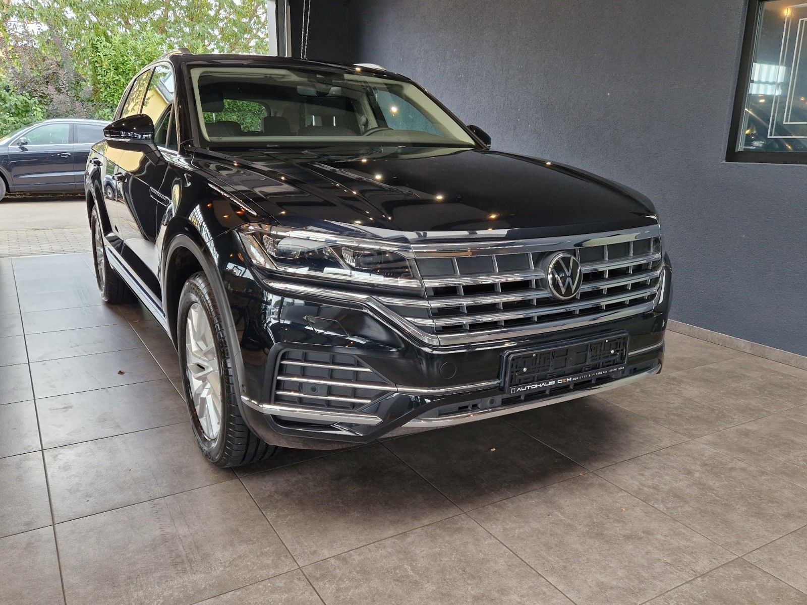 Volkswagen Touareg 3.0TDI Atmosphere 4Motion - Samsaru's Car Outlet