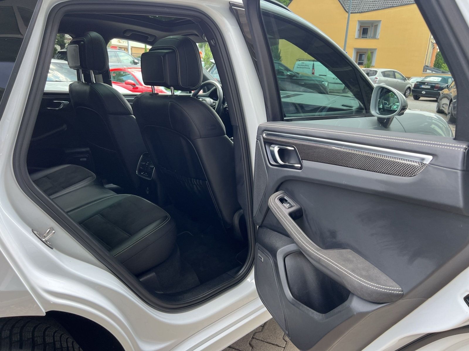 Porsche Macan GTS - Samsaru's Car Outlet