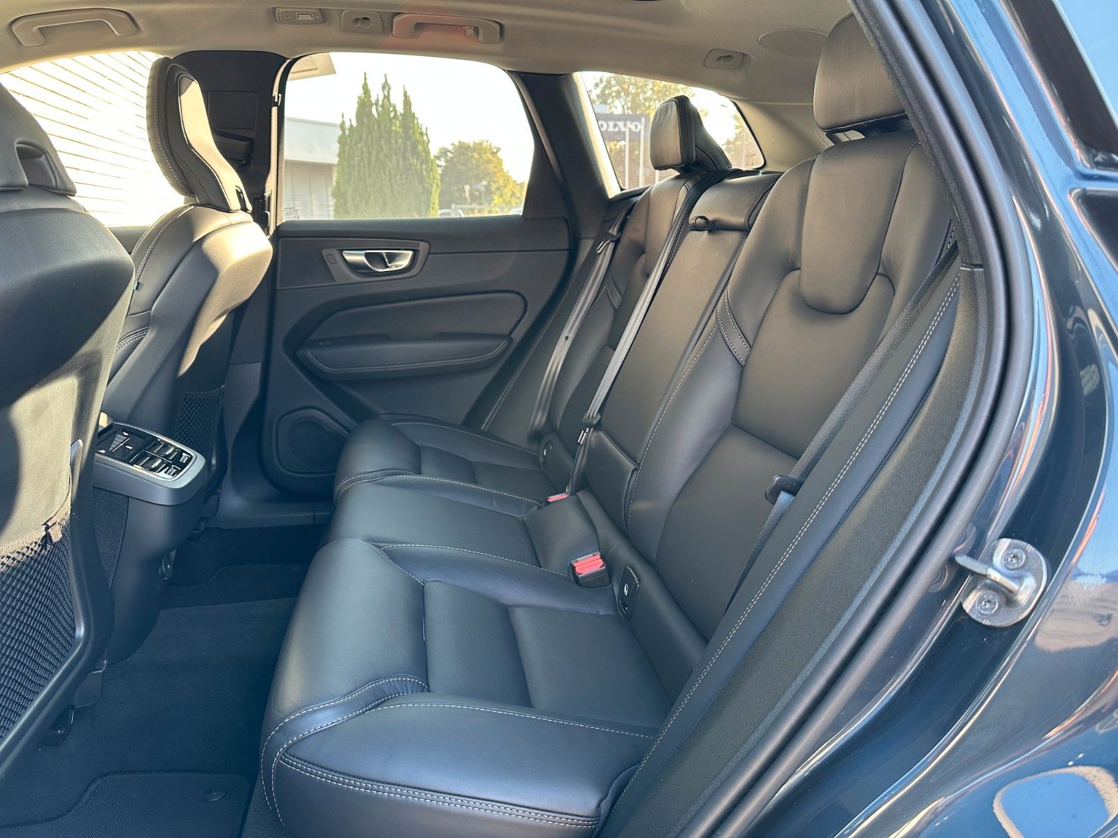 Volvo XC60 Ultimate Dark*LuftFW*21Zoll*Massage*Standh*