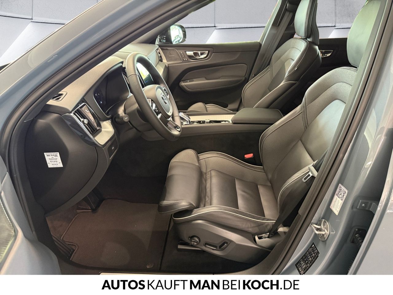 Volvo XC60 B5 AWD PlusDark ACC BLIS AHK VLED 4xSHz H&K