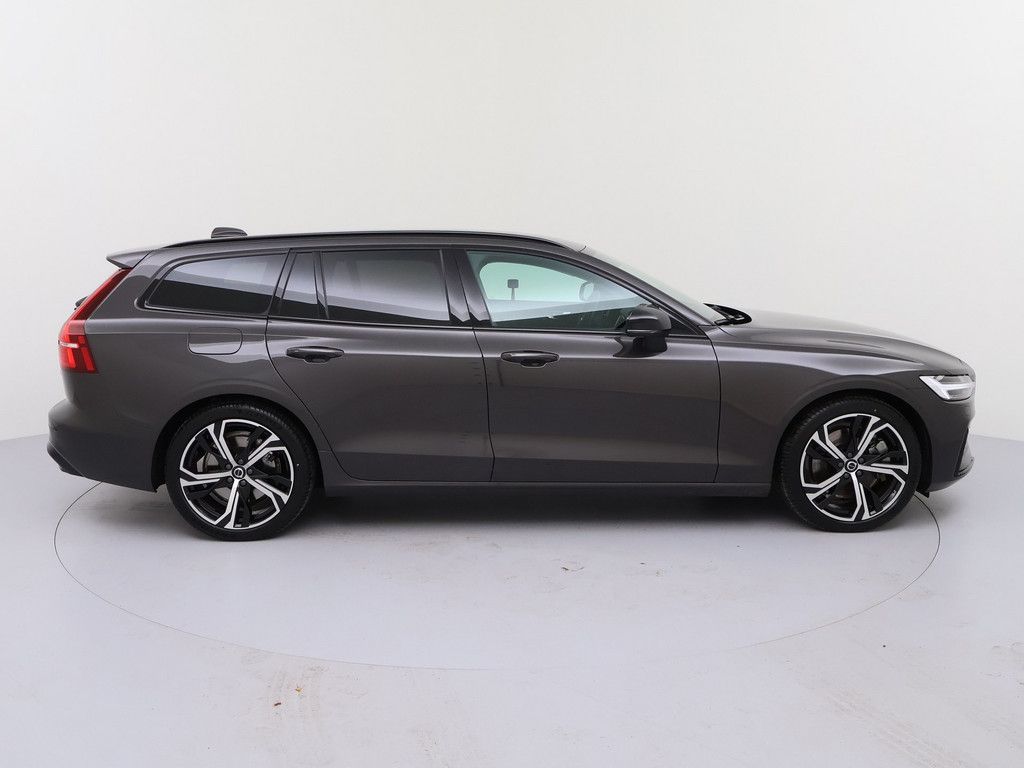 Volvo V60 T6 Plus Dark Recharge Plug-In Hybrid AWD LED