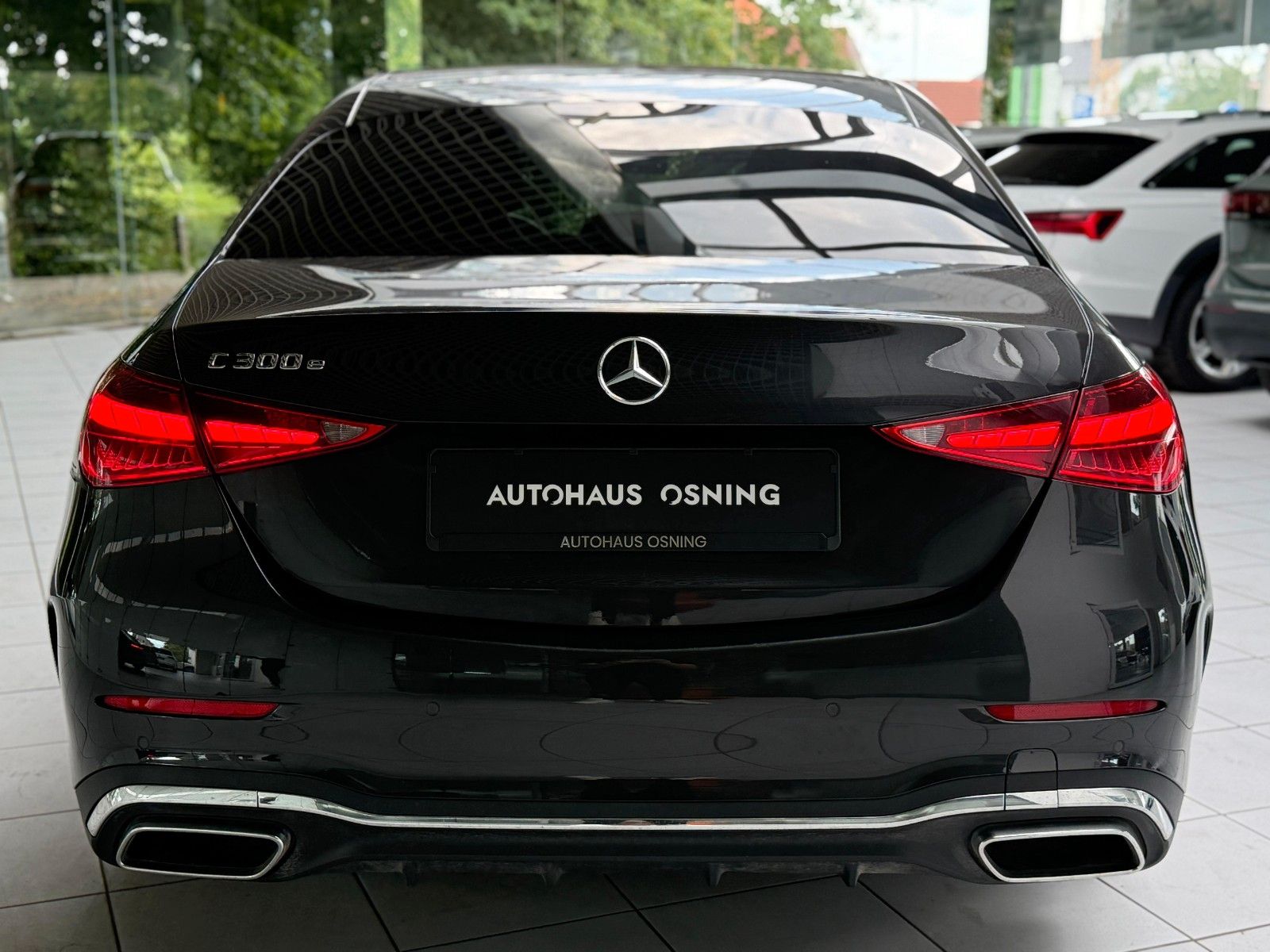 Mercedes-Benz C 300 e AMG - Samsaru's Car Outlet