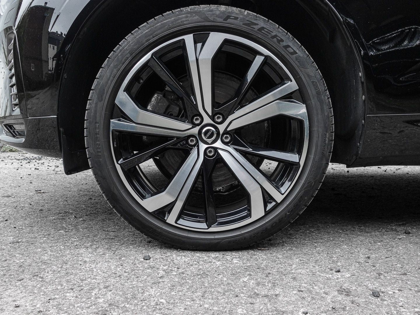 Volvo XC60 R Design Recharge Plug-In Hybrid AWD HUD St