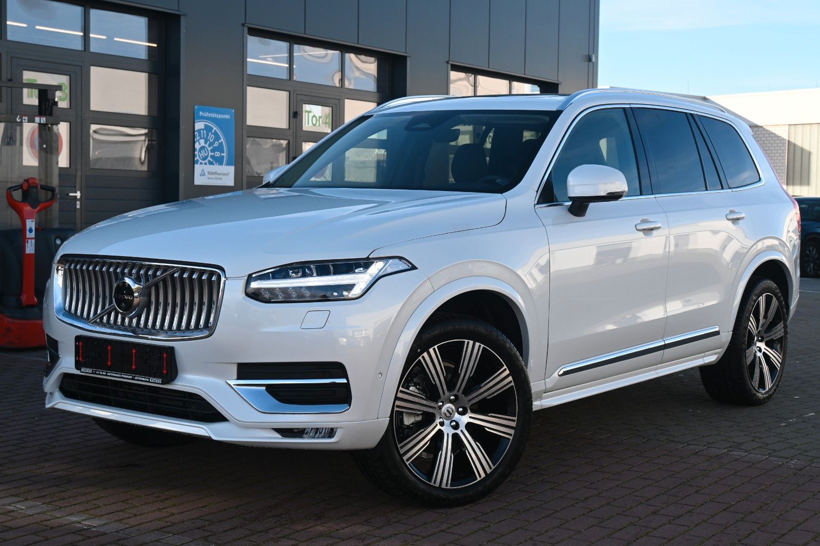 Volvo XC90 B5D AWD Ultimate Bright*PANO*STHZ*LUFT*AHK