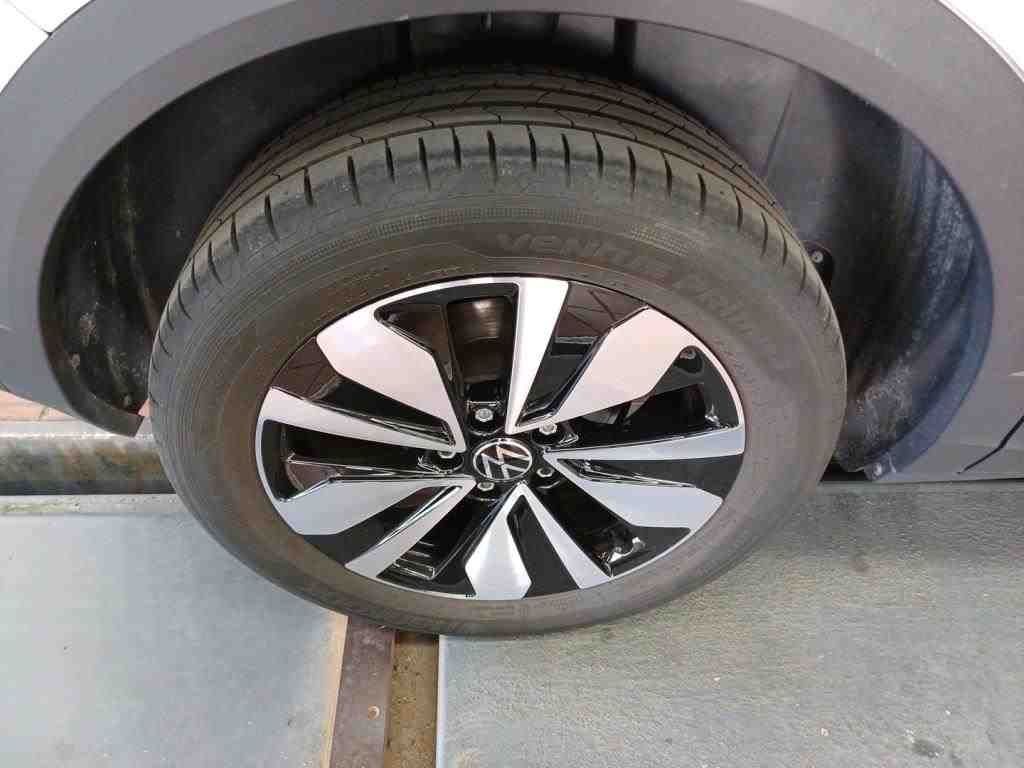 Volkswagen T-Roc 1.0 TSI MOVE - Samsaru's Car Outlet
