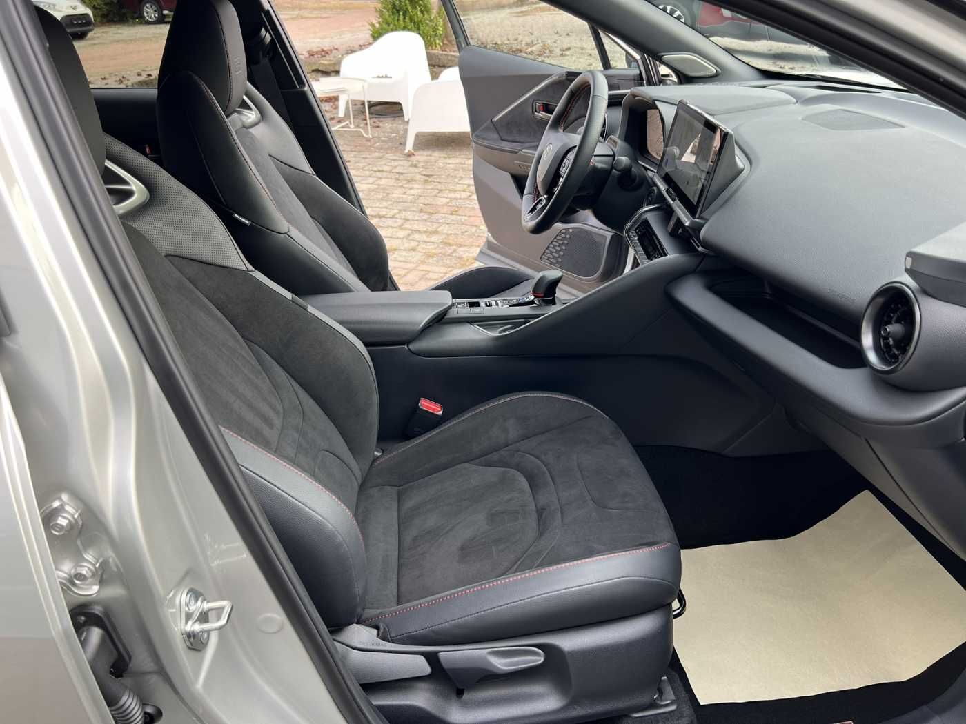 Toyota C-HR 2.0 GR 4X4 SPORT - Samsaru's Car Outlet