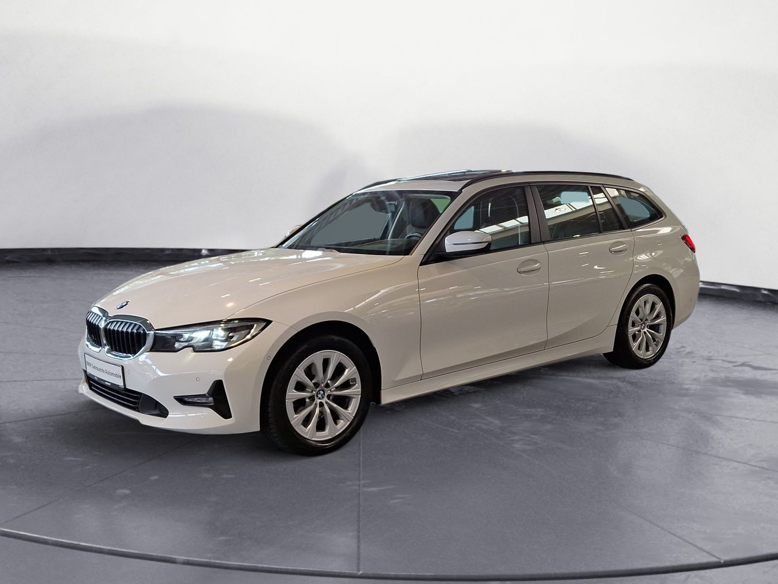 BMW 320d xDrive Touring Advantage - Samsaru's Car Outlet