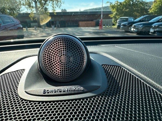 Volvo XC60 T8 Ultra Dark Recharge Plug-In Hybrid AWD