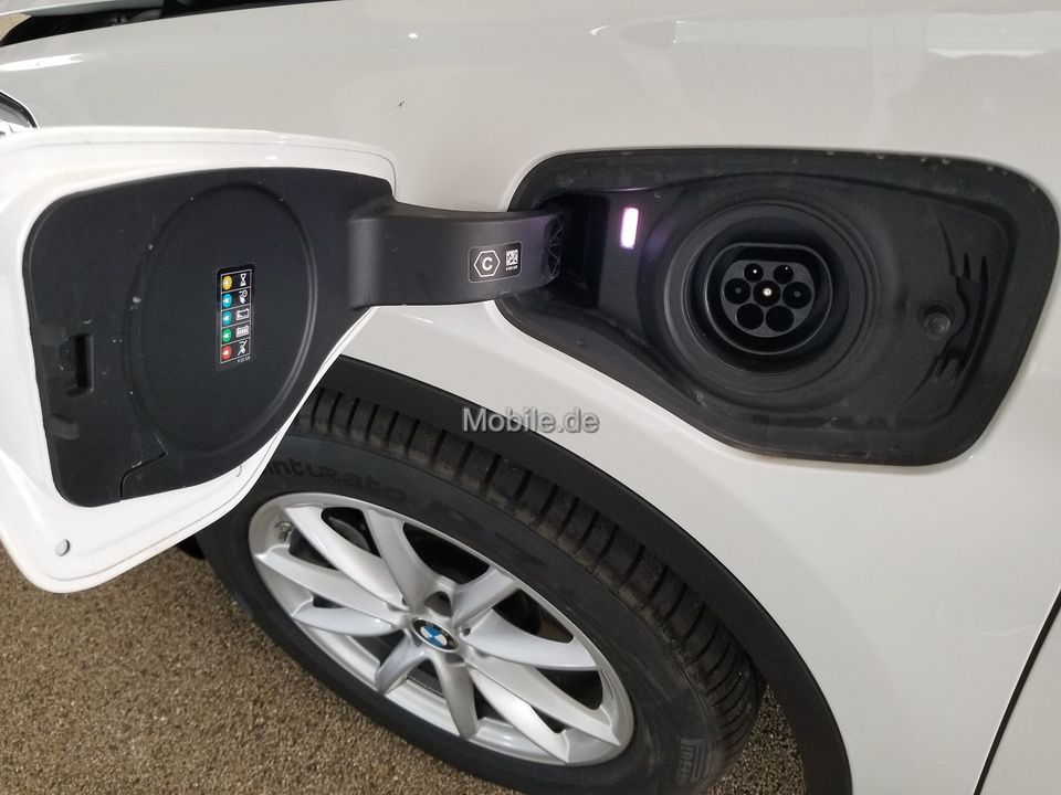 BMW X1 xDrive25e - Samsaru's Car Outlet