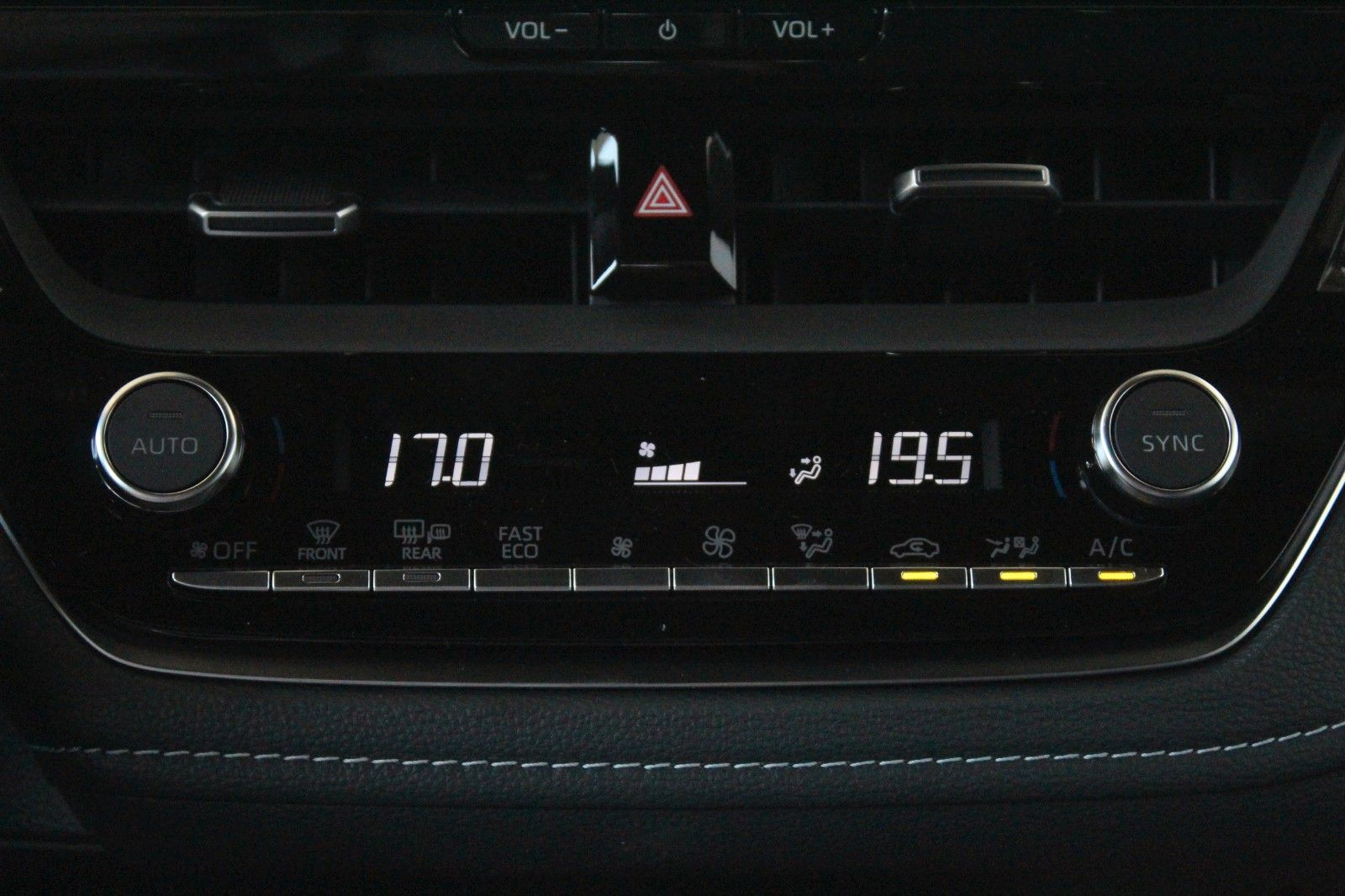 Toyota Corolla Touring Sports 1.8 Hybrid - Samsaru's Car Outlet