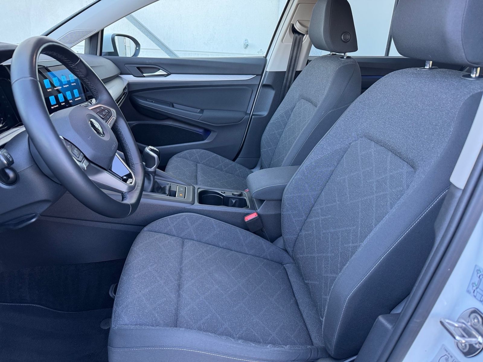 Volkswagen Golf VIII Variant 2.0 TDI - Samsaru's Car Outlet