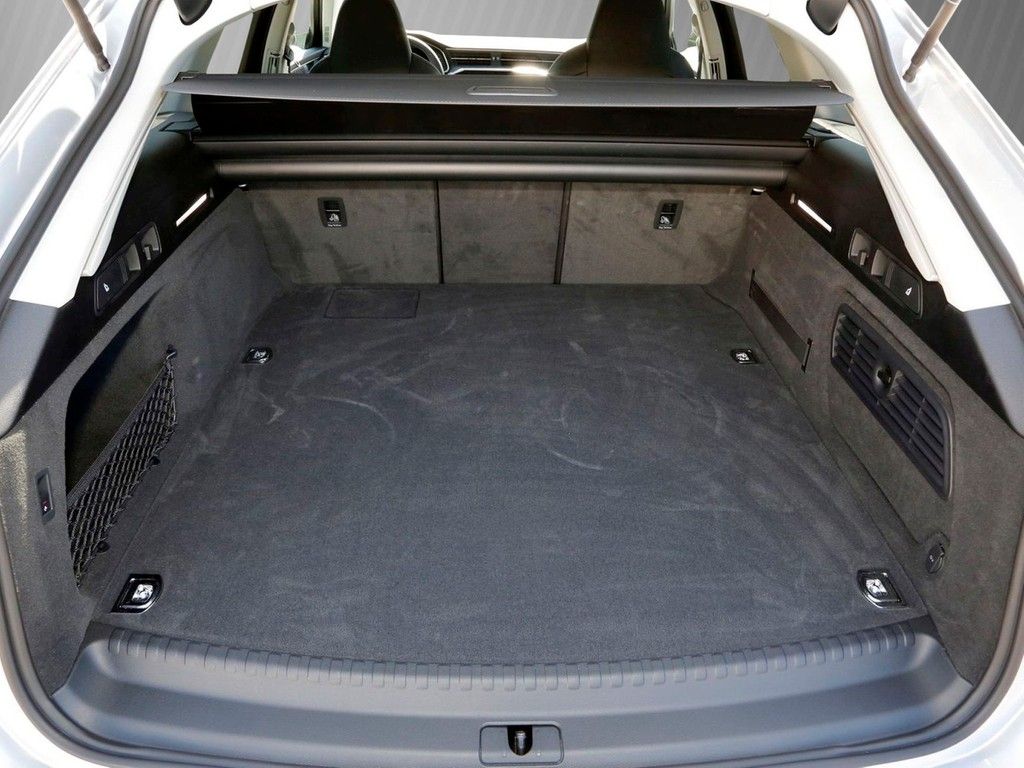 Audi A6 Avant 55 TFSI e Q S line - Samsaru's Car Outlet