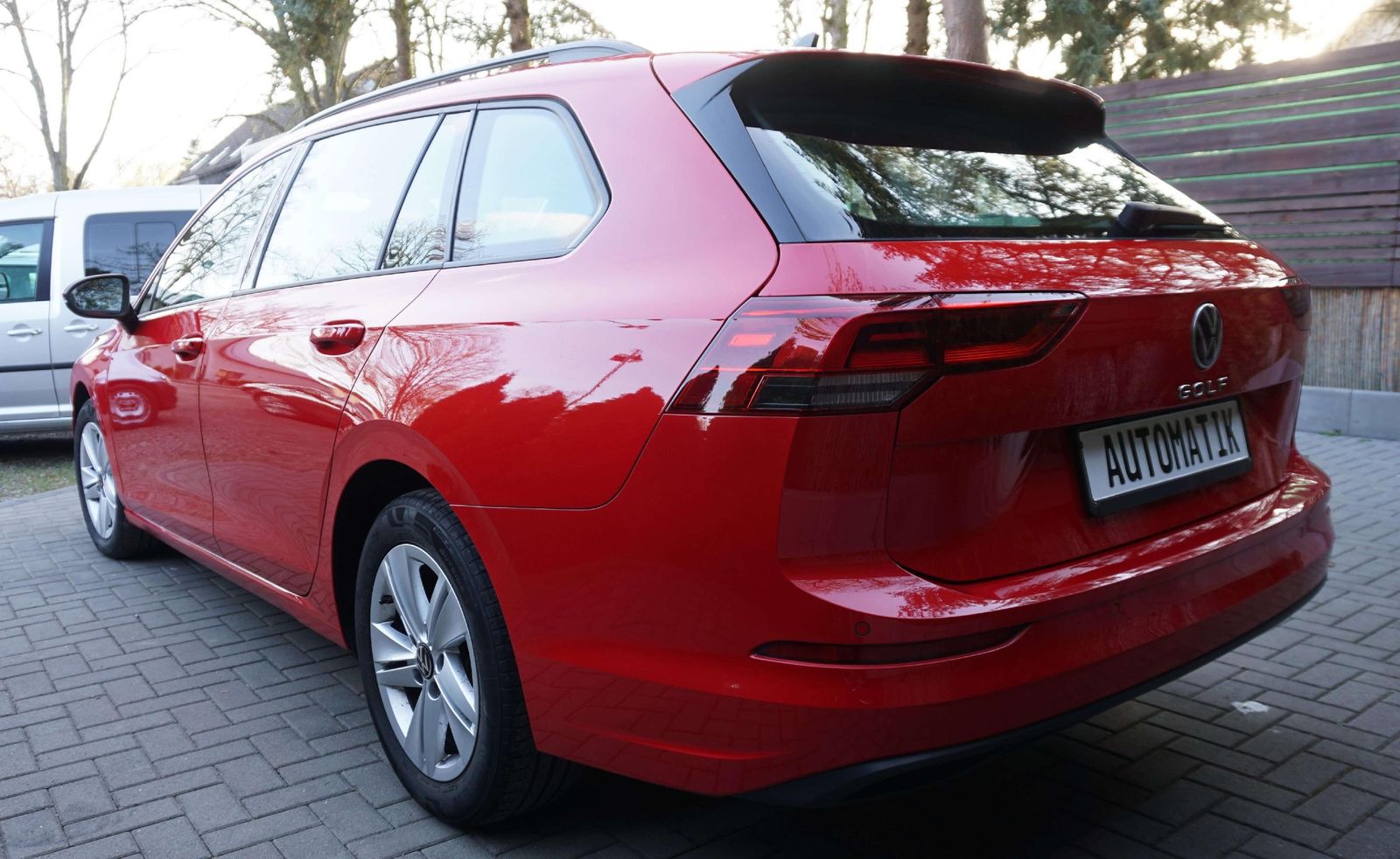 Volkswagen Golf Variant Life - Samsaru's Car Outlet